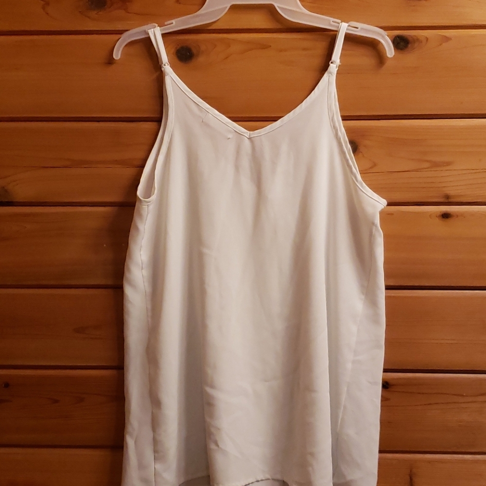 Button down sleevless blouse - Picture 2 of 2